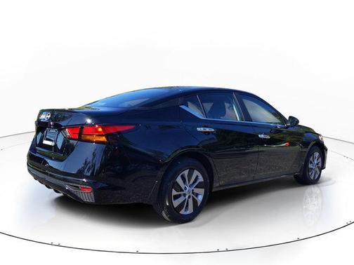 2025 Nissan Altima S FWD