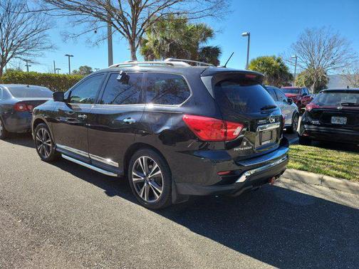 2017 Nissan Pathfinder Platinum