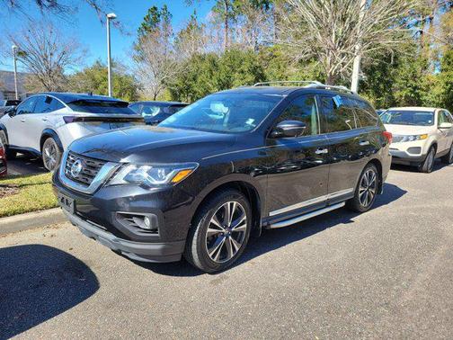 2017 Nissan Pathfinder Platinum