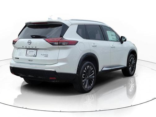 Everest White Pearl Tricoat 2026 Nissan Rogue Platinum