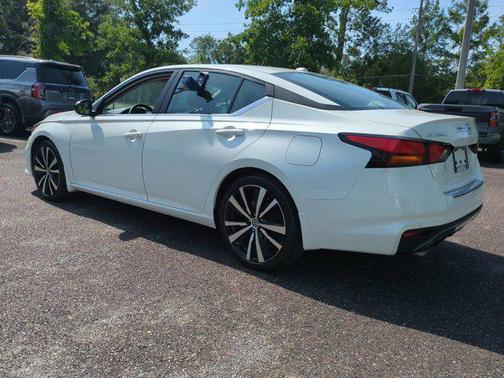 2021 Nissan Altima SR FWD