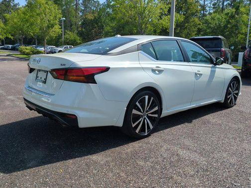 2021 Nissan Altima SR FWD