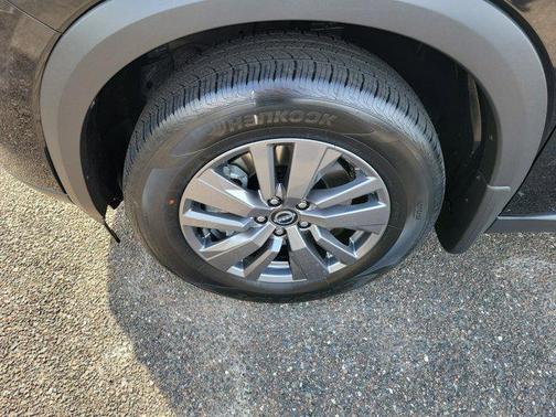 2026 Nissan Pathfinder S