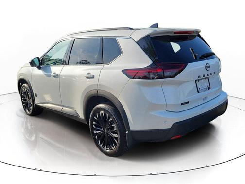 Everest White Pearl Tricoat 2026 Nissan Rogue Dark Armor