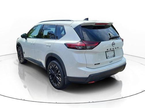 Everest White Pearl Tricoat 2026 Nissan Rogue Dark Armor