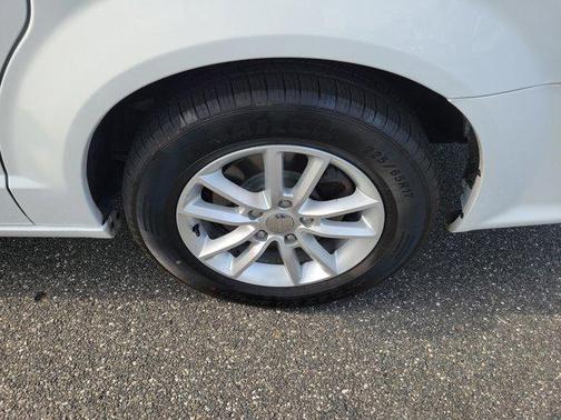 White Knuckle Clearcoat 2019 Dodge Grand Caravan SXT