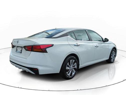 2025 Nissan Altima S FWD
