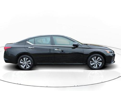 2025 Nissan Altima S FWD
