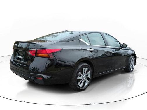 2025 Nissan Altima S FWD