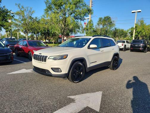 Pearl White Pearlcoat 2019 Jeep Cherokee Latitude Plus