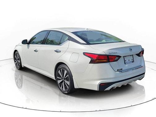 Pearl White Tricoat 2021 Nissan Altima 2.5 SL