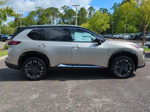 2025 Nissan Rogue Platinum