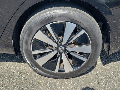 Super Black 2022 Nissan Altima 2.5 SV