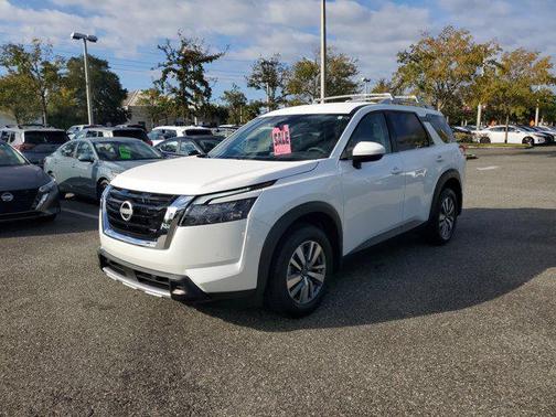 2025 Nissan Pathfinder SL 4WD