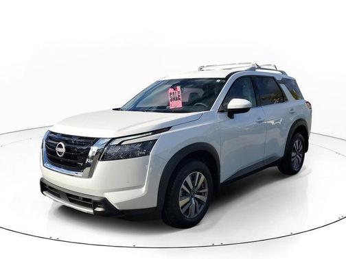 2025 Nissan Pathfinder SL 4WD