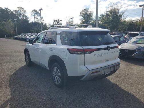 2025 Nissan Pathfinder SL 4WD