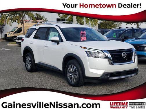 2025 Nissan Pathfinder SL 4WD