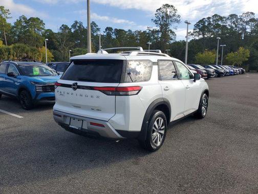 2025 Nissan Pathfinder SL 4WD