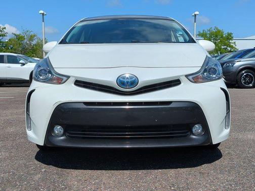 2017 Toyota Prius v Five
