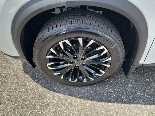 Everest White Pearl Tricoat 2026 Nissan Rogue Dark Armor