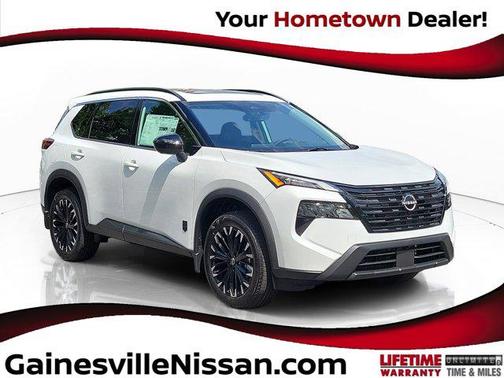 Everest White Pearl Tricoat 2026 Nissan Rogue Dark Armor
