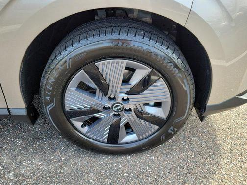 Champagne Silver Metallic 2026 Nissan Murano SL