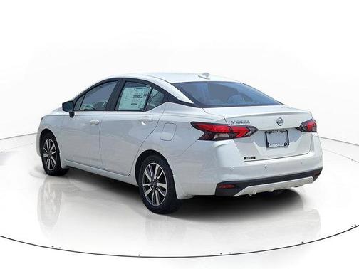 Aspen White Tricoat 2025 Nissan Versa 1.6 SV