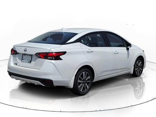 Aspen White 2025 Nissan Versa 1.6 SV