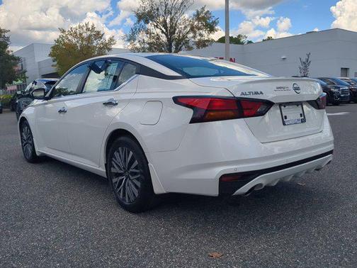 2025 Nissan Altima SV FWD