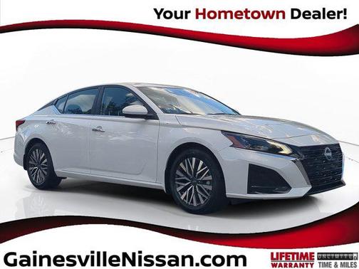 2025 Nissan Altima SV FWD