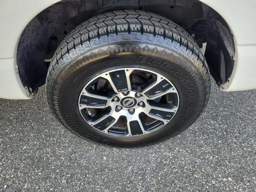 2023 Nissan Titan SV