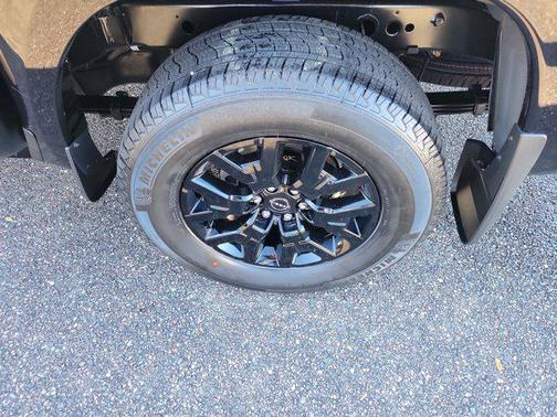 Super Black 2026 Nissan Frontier SV