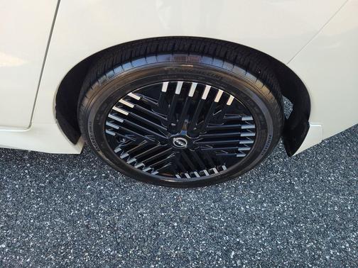 Super Black 2024 Nissan Leaf SV PLUS