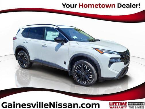 Everest White Pearl Tricoat 2026 Nissan Rogue Dark Armor