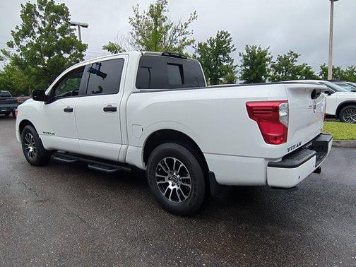 2024 Nissan Titan SV
