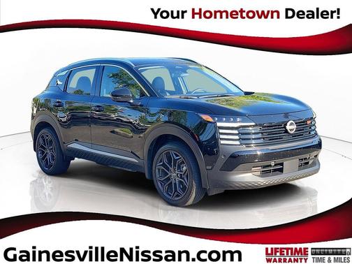 Super Black 2025 Nissan Kicks SR