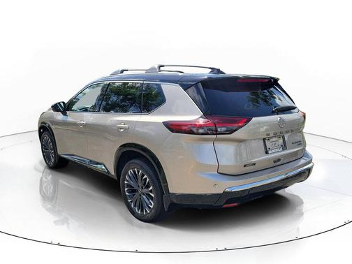 Champagne Silver Metallic/Super Black 2026 Nissan Rogue Platinum