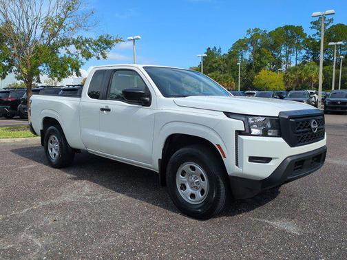 2022 Nissan Frontier S