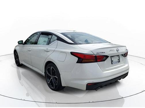2025 Nissan Altima SR FWD