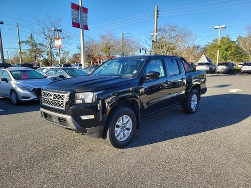 2023 Nissan Frontier SV