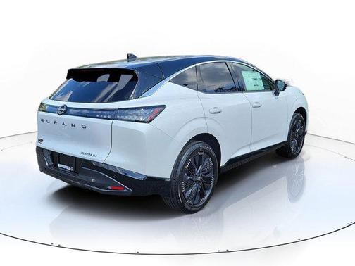 Everest White Pearl Tricoat/Super Black 2026 Nissan Murano Platinum