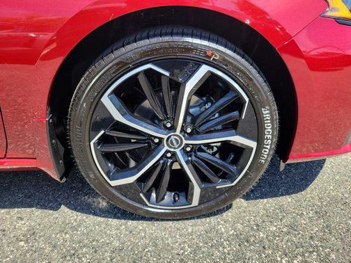 Scarlet Ember Tintcoat 2026 Nissan Altima SR FWD