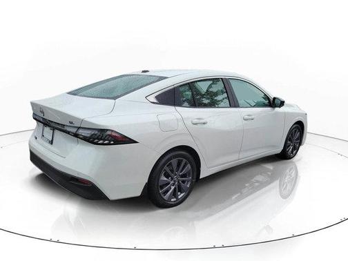 Aspen White Tricoat 2026 Nissan Sentra SL