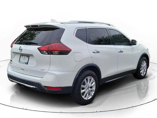 Glacier White 2018 Nissan Rogue SV
