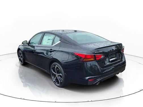 Super Black 2026 Nissan Altima SR FWD