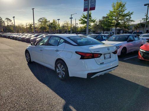 2025 Nissan Altima S FWD