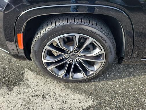 Diamond Black Crystal Pearlcoat 2022 Jeep Grand Wagoneer Series II 4x4