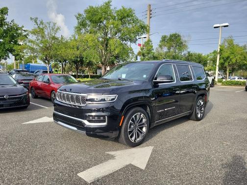 Diamond Black Crystal Pearlcoat 2022 Jeep Grand Wagoneer Series II 4x4