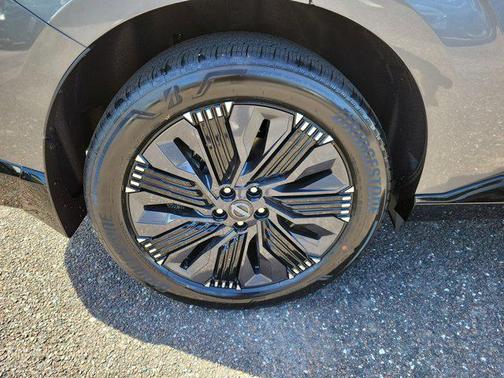 Gun Metallic 2026 Nissan Murano Platinum