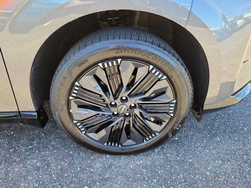 Gun Metallic 2026 Nissan Murano Platinum
